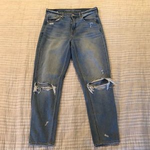 AE boyfriend high waisted jeans